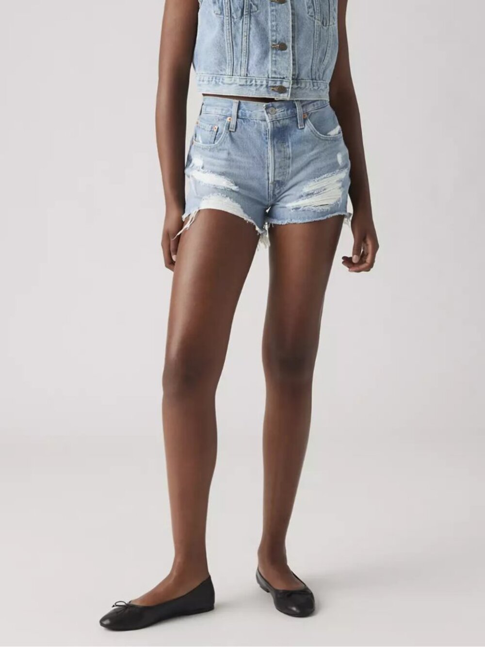 Levi's 501 Original Fit High Rise Women's Shorts in Camp Point Medium Wash